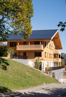 Mehrfamilienhaus, Truberholz, Wände, Brettschicht, Tradition, Zweisimmen, Berner Oberland, Zimmermann, Zimmerin, Projektleiter, Archithektur, Baubetreuung, Trub, Längengrund