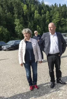 Am 29. Juni 2021 besuchte Nationalratspräsident Andreas Aebi (SVP/BE) unser Unternehmen mit 70 ausländischen Botschafter.